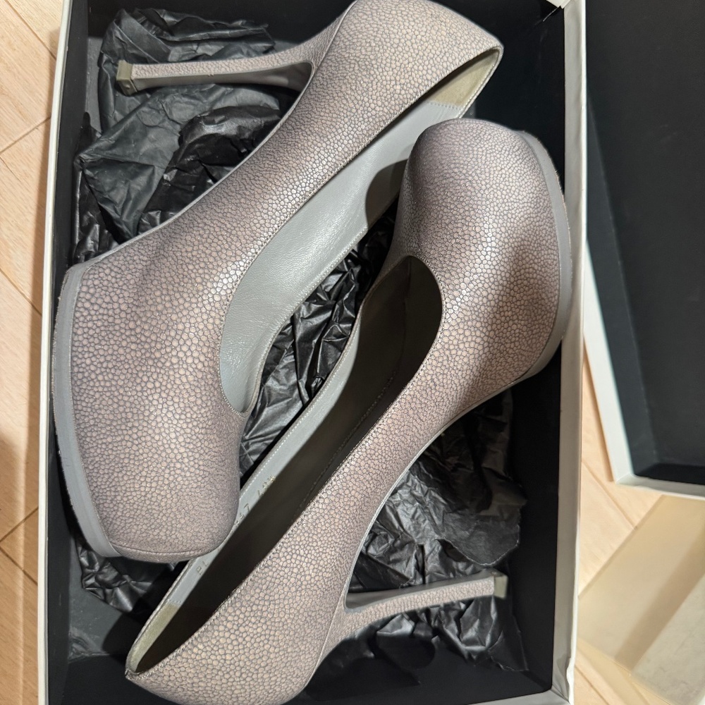 Saint Laurent Platform Pump